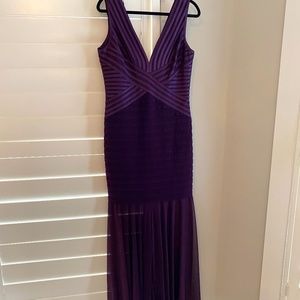 Betsy & Adam Plum colored sleeveless v-neck dress in a size 12.